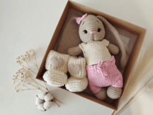 Kiškutės ir tapukų rinkinys – su rožiniais šortukais ir pieno baltumo tapukais