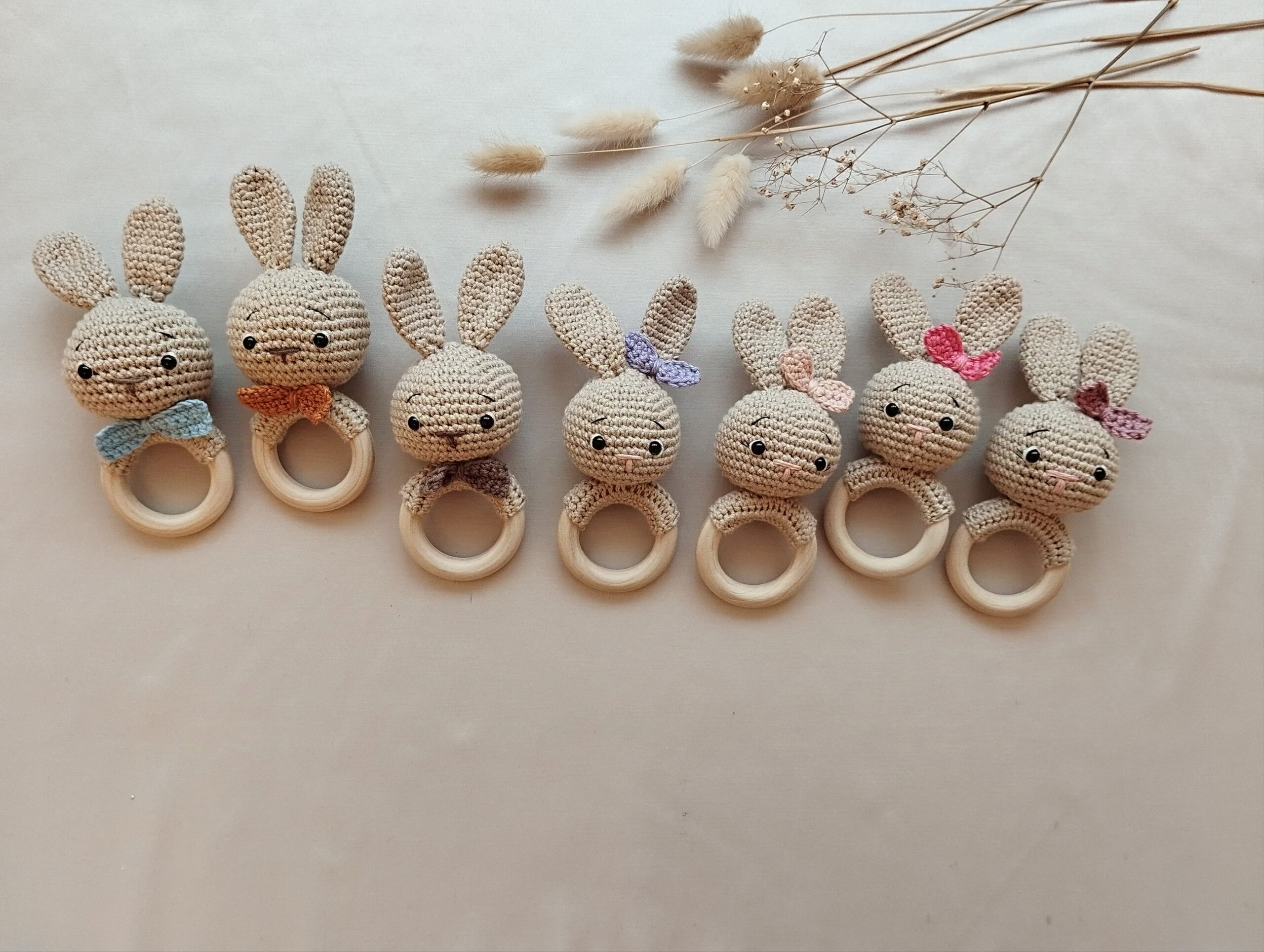 Rankų darbo barškutis - kramtukas Kūškutis.