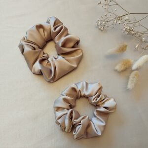 Rankų darbo plaukų gumelės moterims.