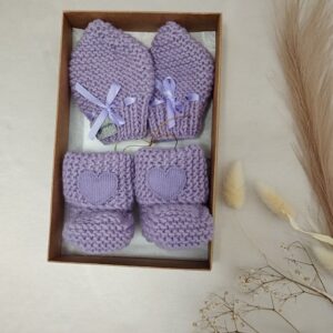 Rankų darbo dovanų rinkiniai naujagimiams.