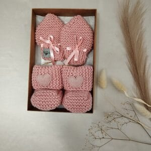 Rankų darbo rinkinukai pirštinytės su tapukais kūdikiui pelenų rožės spalvos