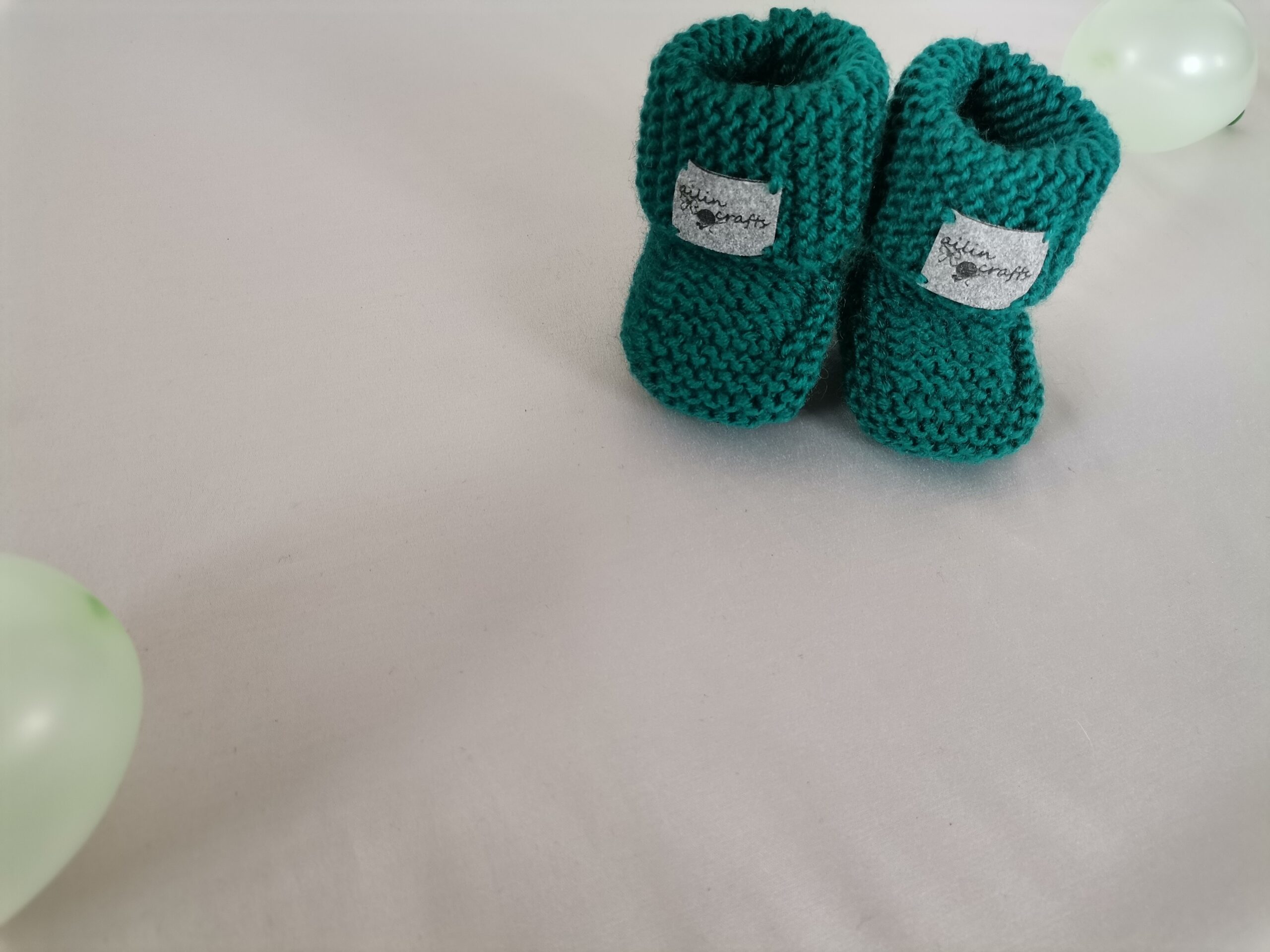 Rankų darbo tapukai kūdikiams