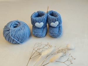 Mėlyni merino tapukai kūdikiams su širdelėmis
