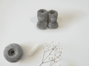 Pilki tapukai merino kūdikiams su širdelėmis